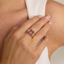 Mid-Century Modern Vintage 14K Yellow Gold Amethyst Ring, Minimalist Solitaire Bezel Set, Square Cut Gemstone, Size 6–6.5 US
