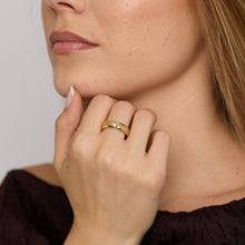 Ring with diamond (0.08 ct) in 18K Gold size 5¾ | Vintage Solid Gold
