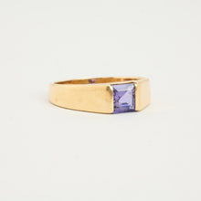 Ring with and synthetic sapphire in 14K Gold size 6½ | Vintage