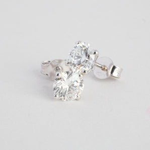 Earrings with diamond (2 ct) in 18K White gold, 0.39 inches | Real