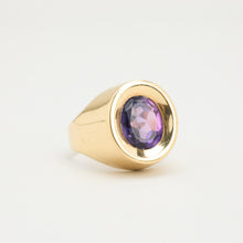 Ring with and synthetic sapphire in 14K Gold size 8½ | Solid Gold