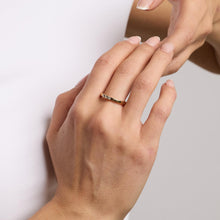 Ring with and diamondwith diamond (0.09 ct) in 14K Gold size 6