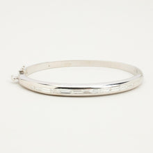 Bangle with diamond (1.7 ct) in 14K White gold, 2.28 inches