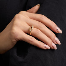 Crossover ring in 18K yellow gold, Size 6