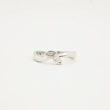 Ring with diamond (0.02 ct) in 14K White gold size 8½ | Real Genuine
