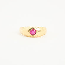 Ring with and synthetic ruby in 14K Gold size 7¼ | Solid Gold