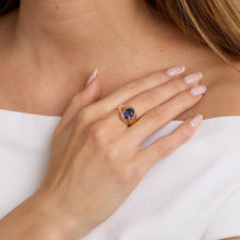 Ring with and synthetic sapphire in 18K Gold size 6¾ | Vintage