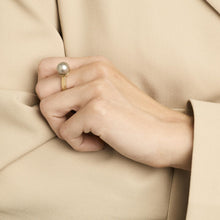 Magnus Enna 18K Solid Gold Pearl Ring, Size 6½, Elegant Vintage-Inspired Design, Luxurious Pearl Solitaire, Hallmarked by Magnus Enna