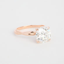 Vintage Inspired 14K Rose Gold Ring, Classic Design, Size 8½, Elegant Solid Gold Statement Piece