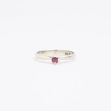 Ring with and ruby in 14K White gold size 6 | Vintage Solid Gold