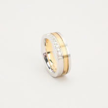 Ring with diamond (0.11 ct) in 14K Gold and white gold size 5
