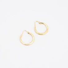 Earrings in 18K Gold, 0.87 inches | Vintage Solid Gold | Fine