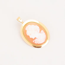 Pendant with and cameo in 14K Gold, 1.18 inches | Solid Gold