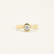 Ring with and Zirconia in 8K Gold size 5¾ | Solid Gold | Premium