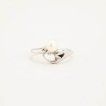 Ring with and pearlwith diamond (0.01 ct) in 14K White gold size 5