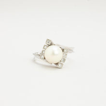 Ring with and pearlwith diamond (0.08 ct) in 18K White gold size 6
