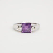 Ring with and amethystwith diamond (0.03 ct) in 14K White gold