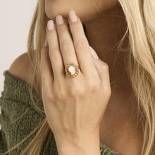 Ring with and cameo in 14K Gold size 6 | Real Genuine Gold