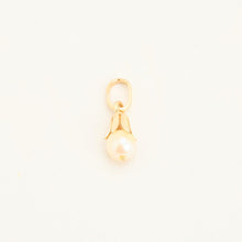 Pendant with and pearl in 18K Gold, 0.98 inches | Real Genuine Gold