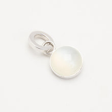 Pendant with and moonstone in 14K Gold, 1.18 inches | Vintage Solid