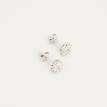Earrings with diamond (0.66 ct) in 14K White gold, 0.28 inches