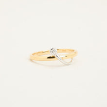 Ring with diamond (0.03 ct) in 14K Gold and white gold size 7