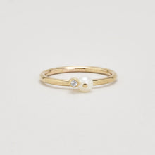 Ring with Zirconia and pearl in 8K Gold size 8¾ | Solid Gold