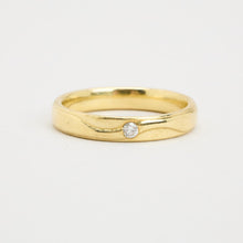 Ring with diamond (0.03 ct) in 14K Gold size 9¼ | Vintage Solid Gold