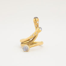 Ring with and moonstonewith diamond (0.07 ct) in 14K Gold size 5