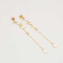 Dulong Earrings with and pearlwith diamond (0.02 ct) in 18K Gold