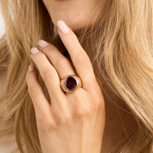 Ring with and synthetic sapphire in 14K Gold size 8½ | Vintage