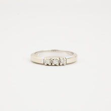 Ring with diamond (0.06 ct) in 14K White gold size 6 | Vintage Solid