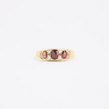 Ring with diamond (0.04 ct) in 18K Gold size 8 | Vintage Solid Gold