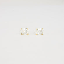 Earrings with diamond (2.09 ct) in 14K Gold, 0.34 inches | Vintage