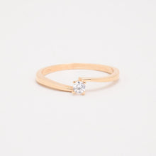 Ring with and Zirconia in 14K Gold size 7¾ | Solid Gold | Quality