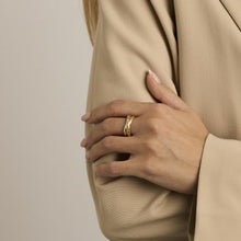 Ring with diamond (0.11 ct) in 18K Gold size 6½ | Vintage Solid Gold