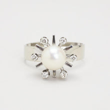 Ring with and pearlwith diamond (0.16 ct) in 18K White gold size 8