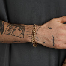 Curb Bracelet in 14K Gold, 7.68 inches | Vintage Solid Gold | Quality