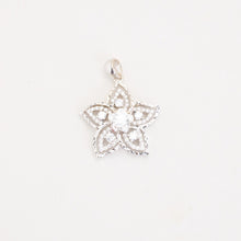 Flower Pendant with and Zirconia in 18K White gold, 1.38 inches