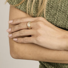 Ring with diamond (0.13 ct) in 14K Gold, white gold and rose gold