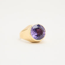 Ring with and synthetic sapphire in 14K Gold size 5 - 5¼ | Solid