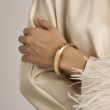 Bangle in 14K Gold, 2.36 inches | Vintage Solid Gold | Premium Real