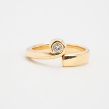 Ring with diamond (0.08 ct) in 14K Gold size 6½ | Vintage Solid Gold