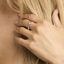 Lund Copenhagen Ring mit Diamant (0,2 ct) in 14 Karat Weißgold, Größe 5