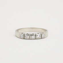 Ring with diamond (0.05 ct) in 14K White gold size 4½ | Solid Gold